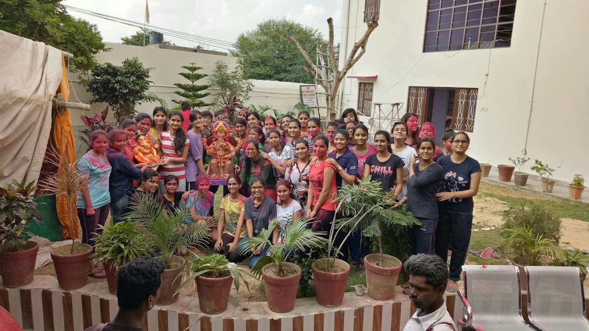 Oswal Girl's Hostel – Girls PG in Ajmer preview photo 1