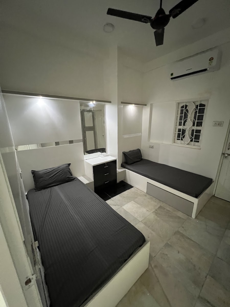 Smilestone Girls Hostel & PG preview 1