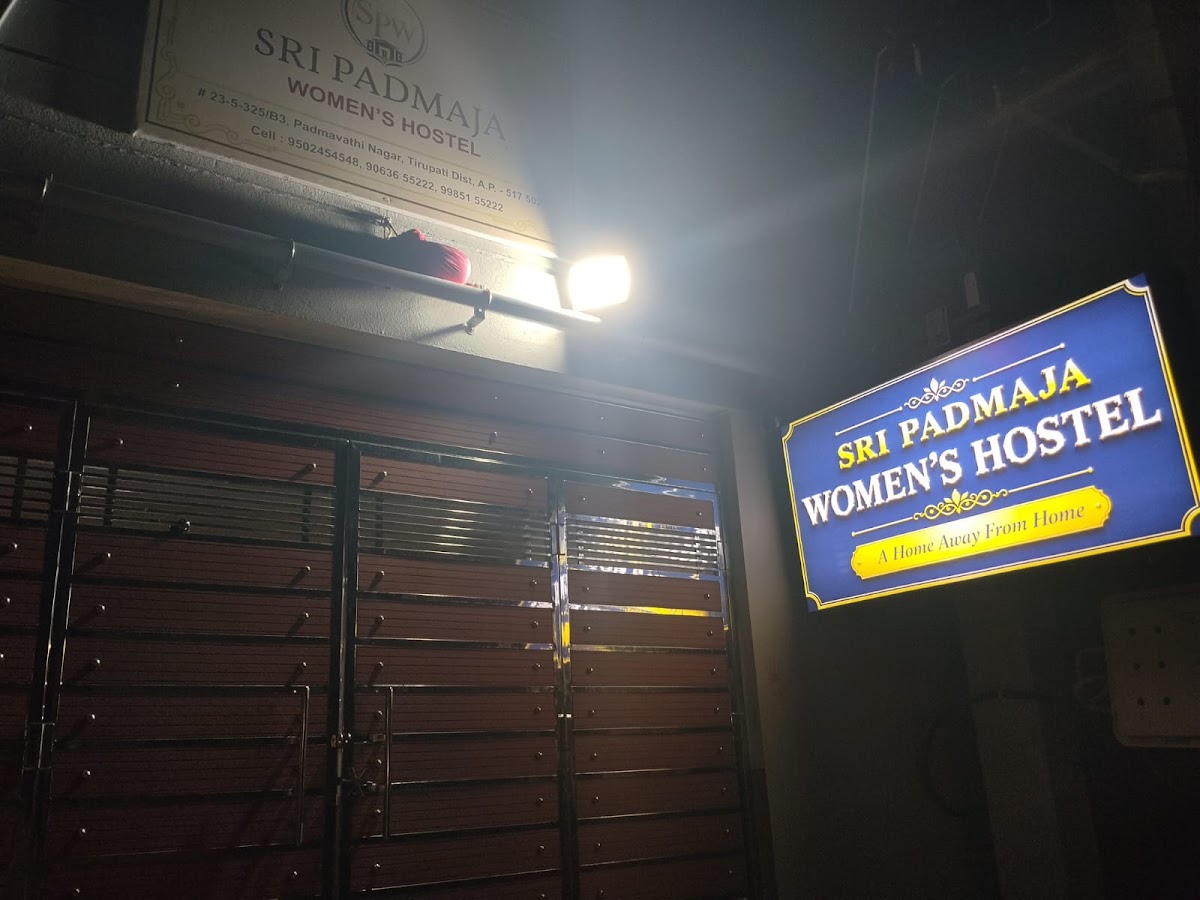 Sri Padmaja Women's Hostel – Girls PG in Tirupati photo 1