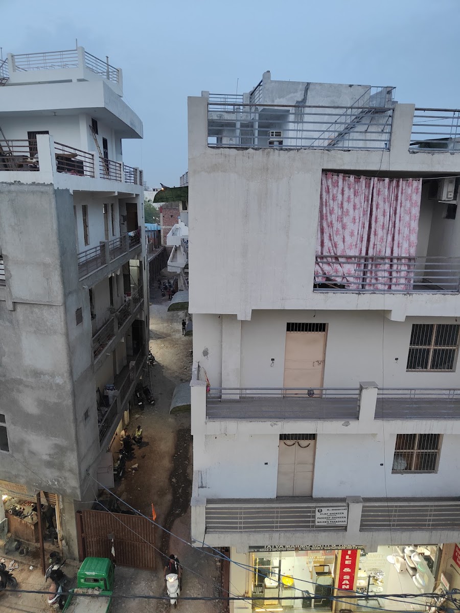 Amarjeet PG Boys and Girls in pitampura