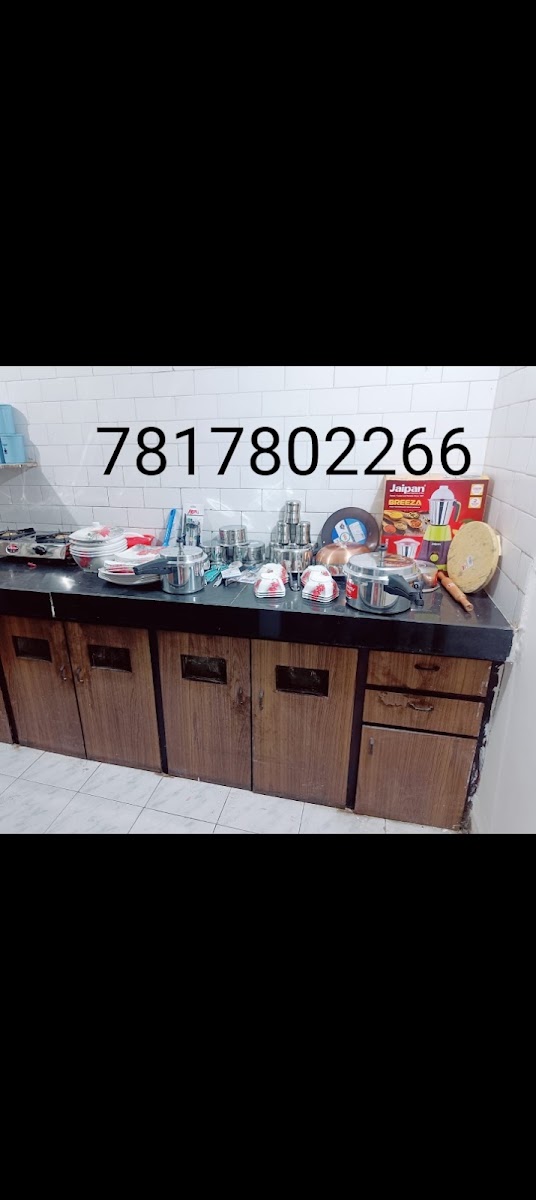 Furnished Boy's PG at Old Padra Road preview 1