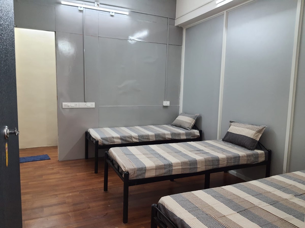 TRINETRA BOYS PG/HOSTEL