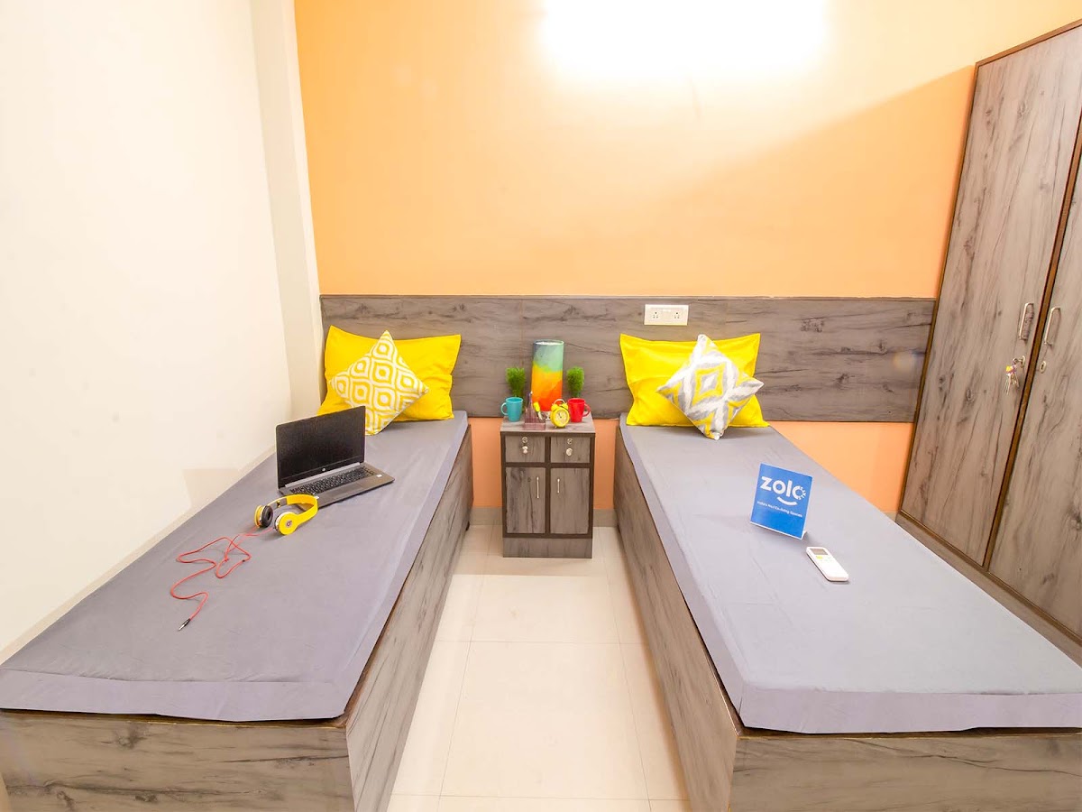 Zolo Boston PG in Laxmi nagar preview 2