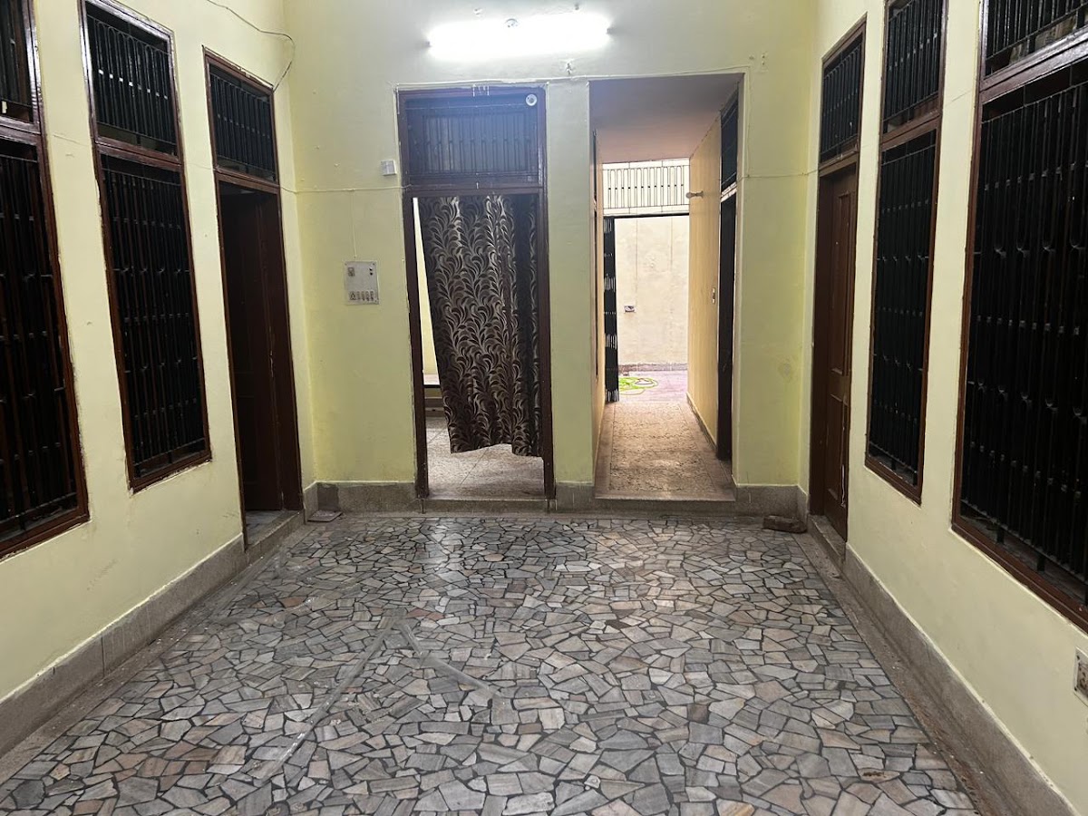 Sugandha Girls Hostel – Girls PG in Kanpur preview photo 2