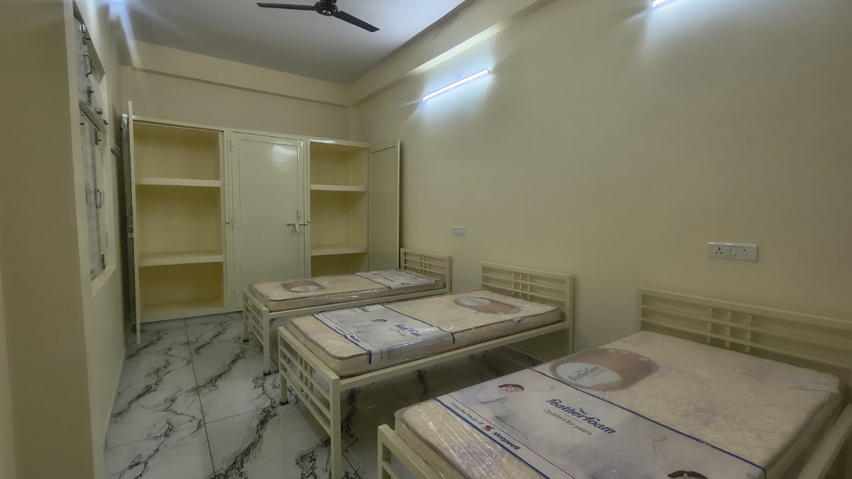 Prayagraj Girls Hostel – Girls PG in Prayagraj preview photo 1