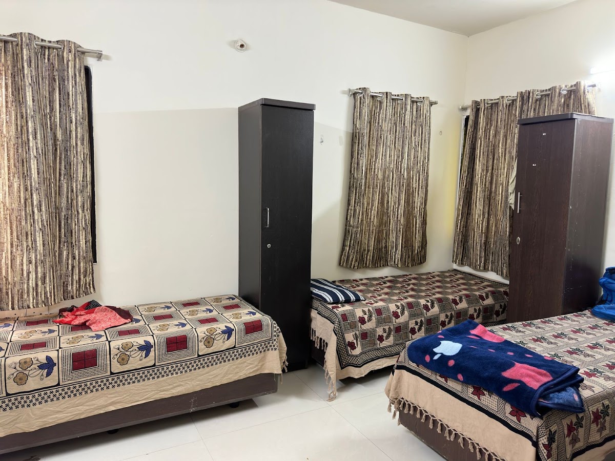 Divine Girls Hostel – Girls PG in Rajkot preview photo 2