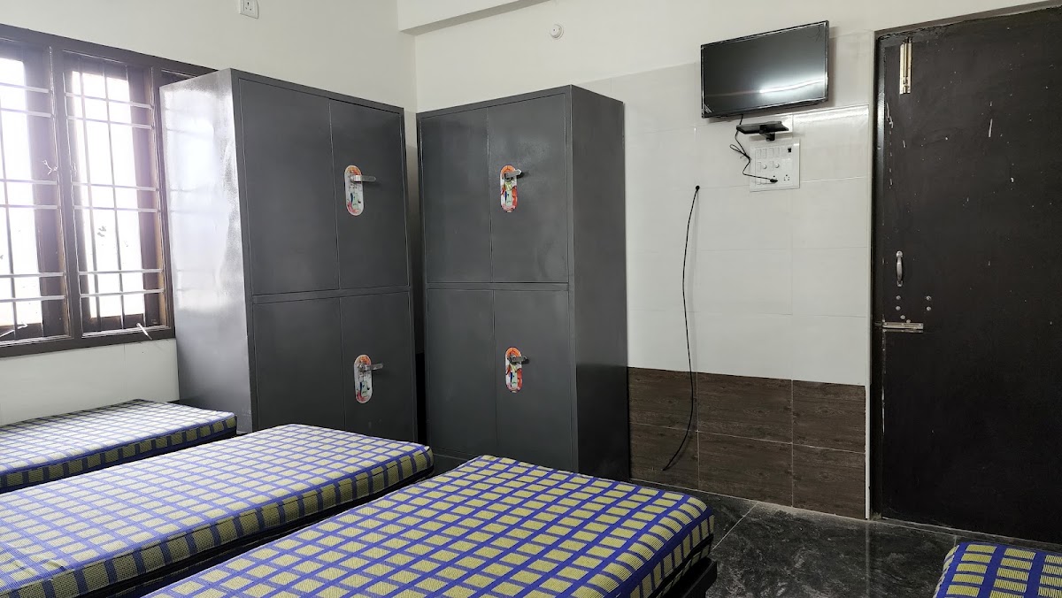 MSR Luxury PG for Ladies (Hostel) – Girls PG in Chennai preview photo 1