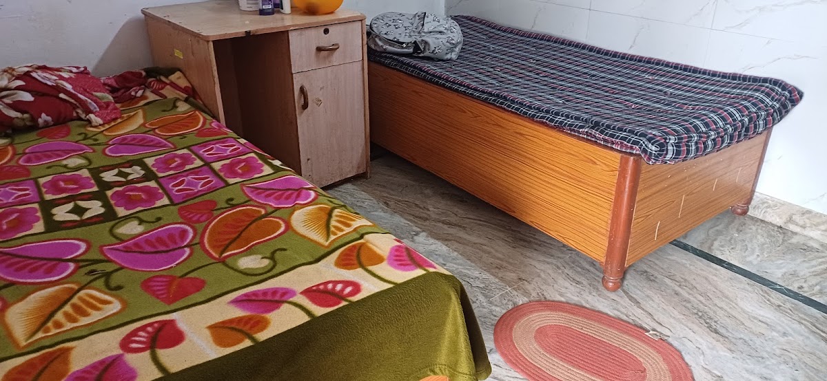 Rc Hostel for boy's and girl's or tiffin facility