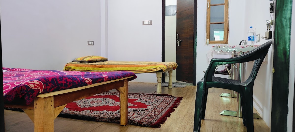 Amit Boys PG – Boys PG in Lucknow preview photo 1