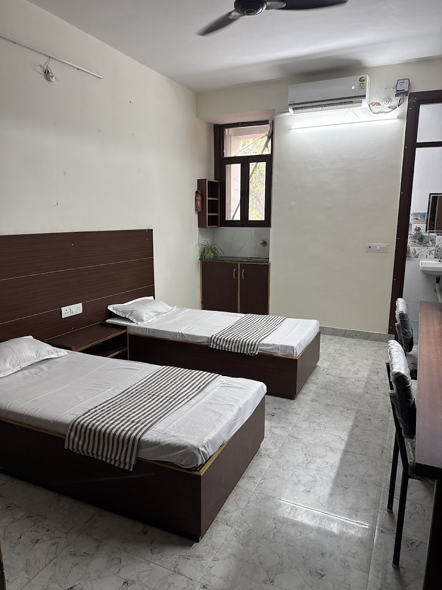 GALAXY GRAND PG - Girls pg Near Graphic era university – Girls PG in Dehradun preview photo 1