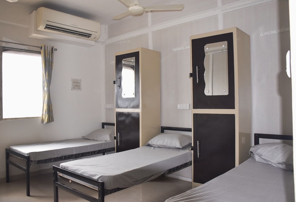 Sai Renbasera Boys PG (Bodakdev) - High rated boys pg in vastrapur – Boys PG in Ahmedabad preview photo 1