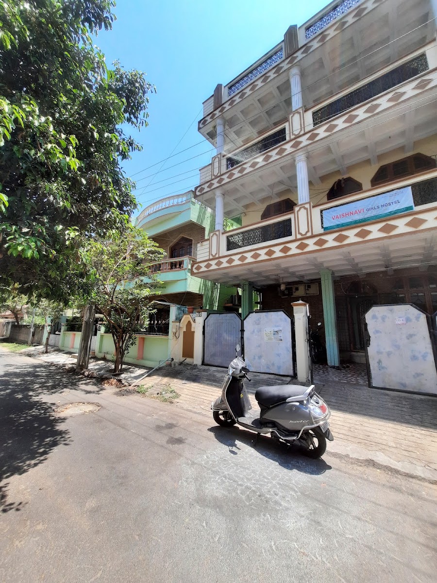 Vaishnavi Ladies Hostel – Girls PG in Visakhapatnam preview photo 1