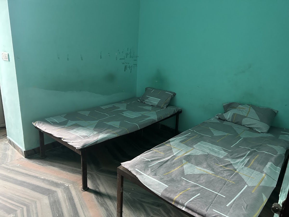 Pink House Boy's Hostel – Boys PG in Jaipur preview photo 1