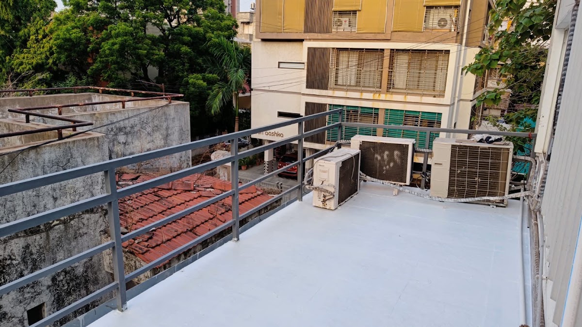 Menflix Boys PG by The Lavish Living - Nehrunagar
