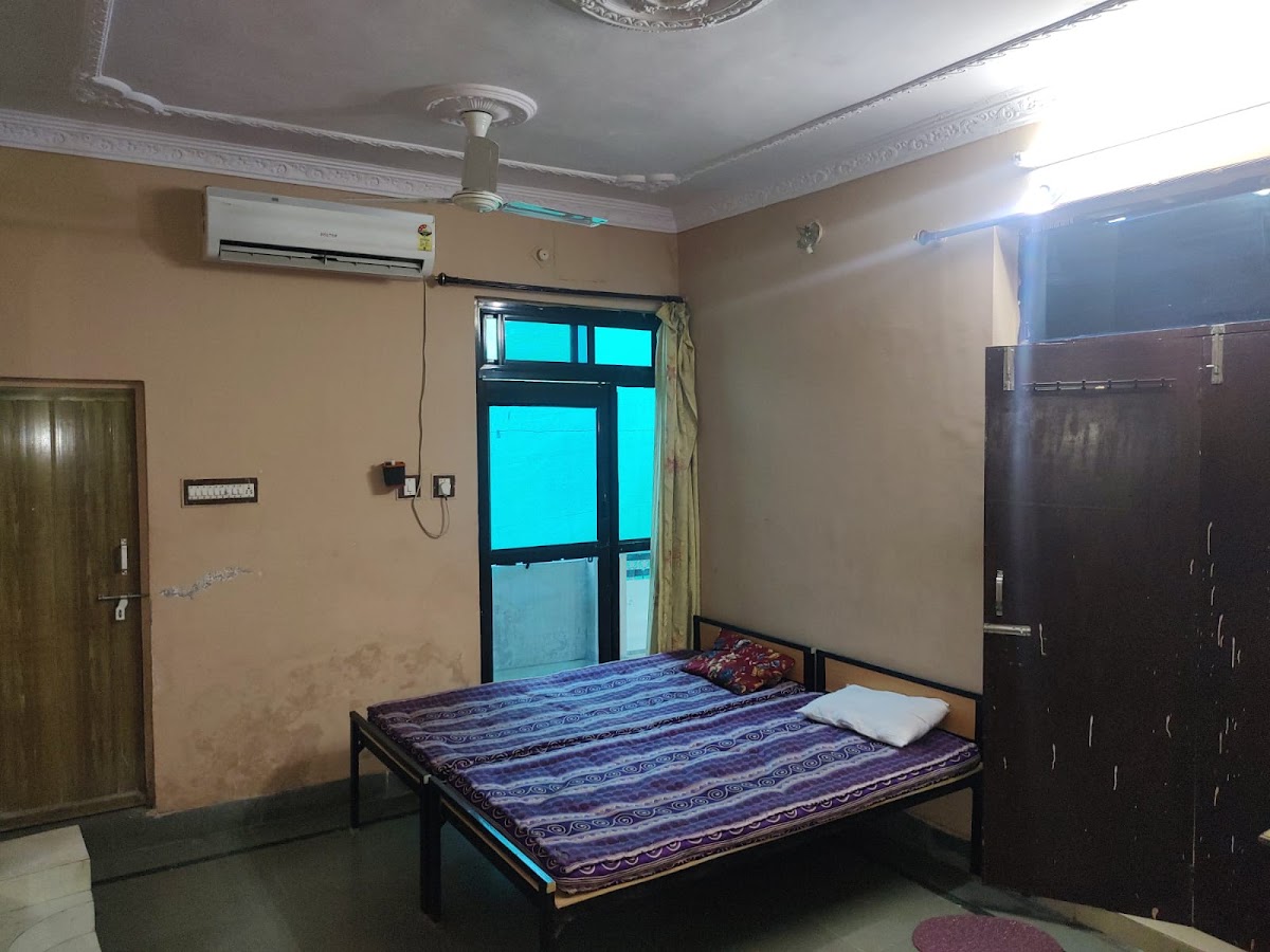 DADHIMATI GIRLS' PG ROOM – Girls PG in Kota preview photo 1