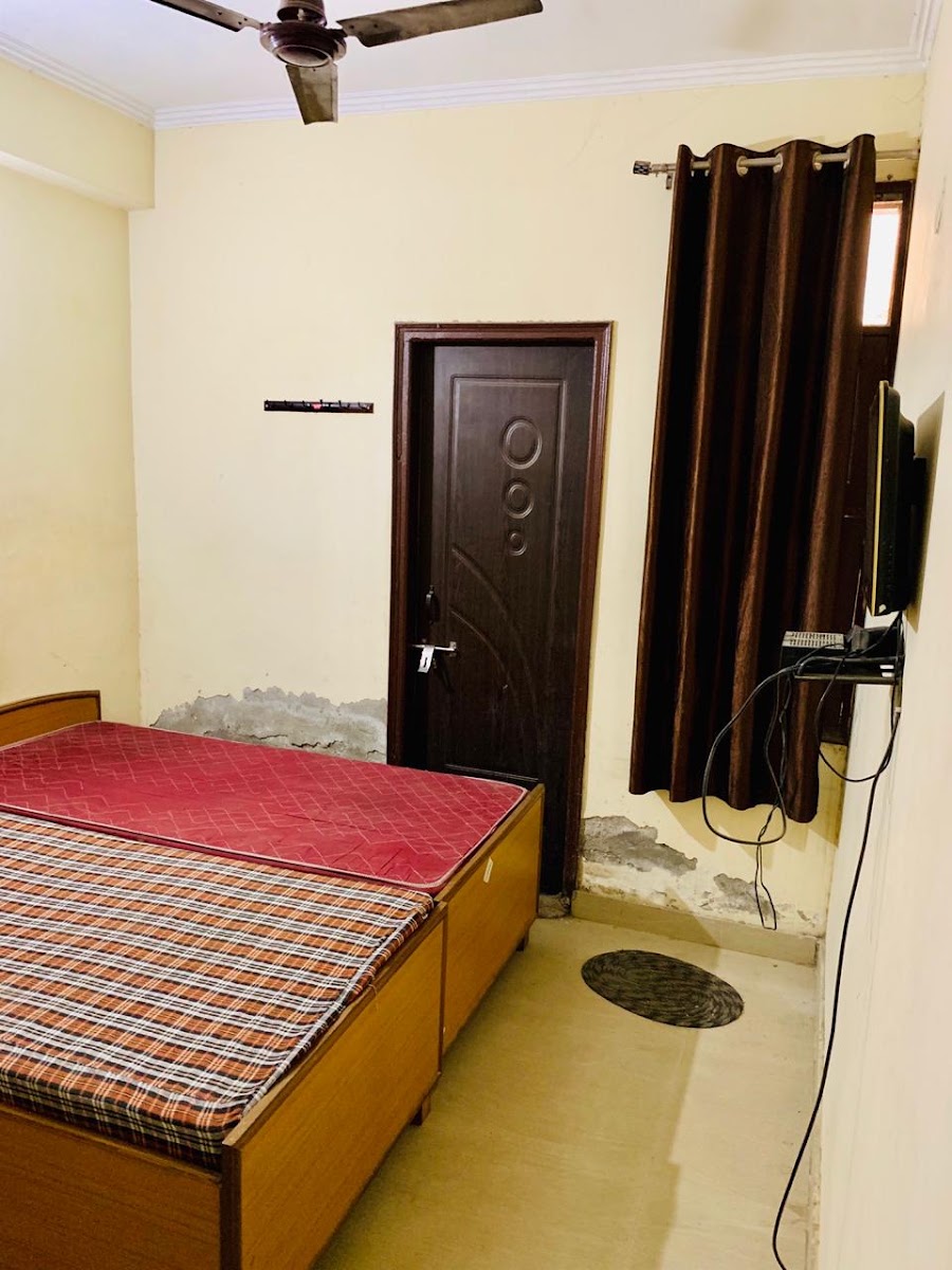 27 Paying Guest House for Boys preview 1