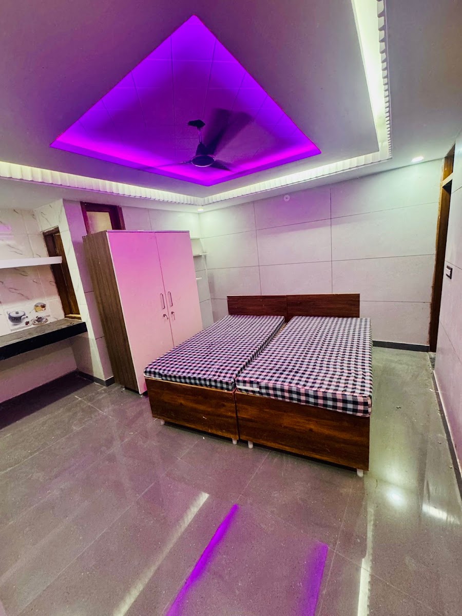 Sharma Ji Girls Hostel and Pg – Girls PG in Noida preview photo 1