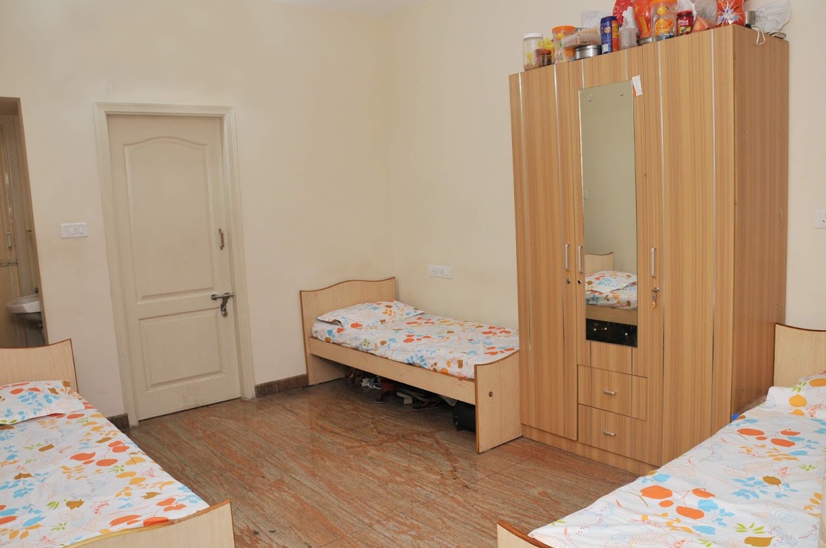 MEERA PAYING GUEST ACCOMODATION FOR LADIES preview 2