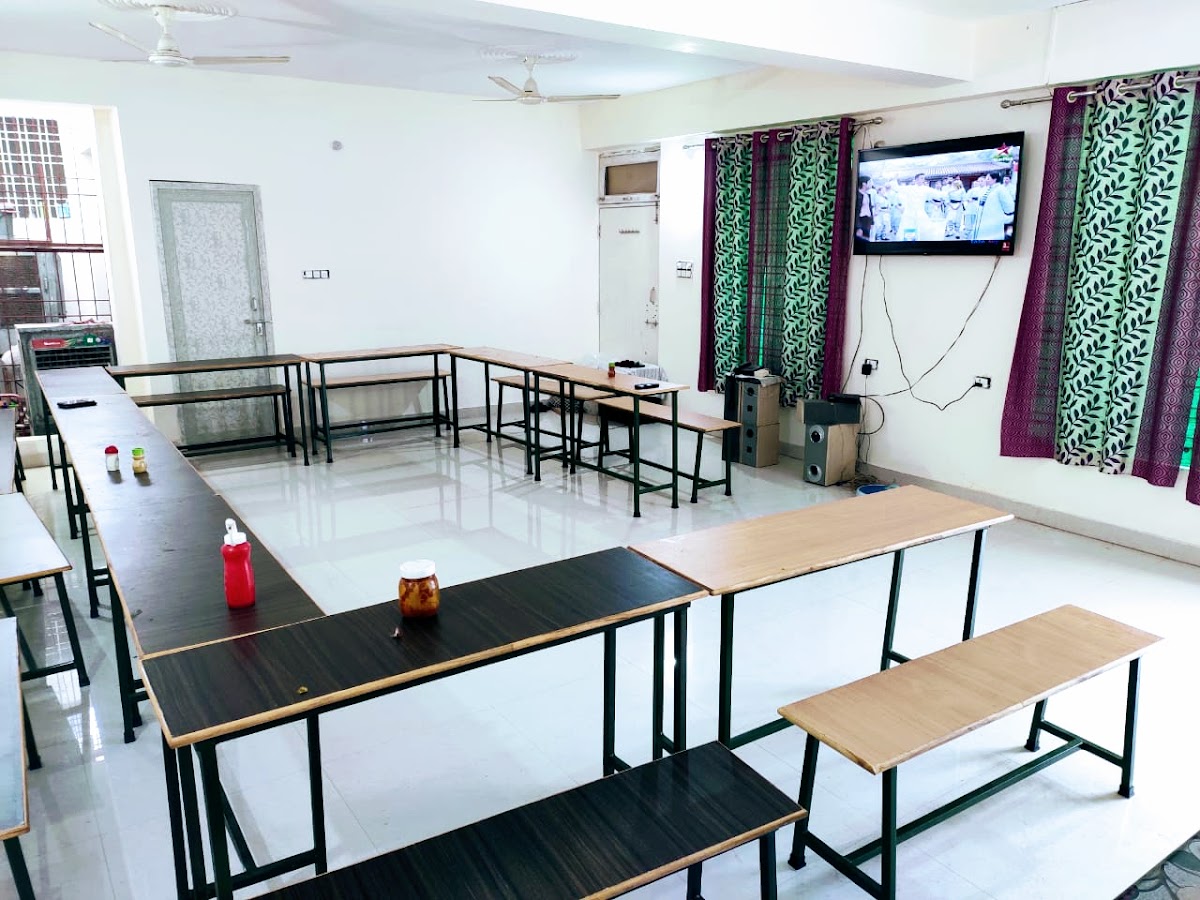 Narayani Girls Hostel And PG – Girls PG in Gwalior preview photo 1