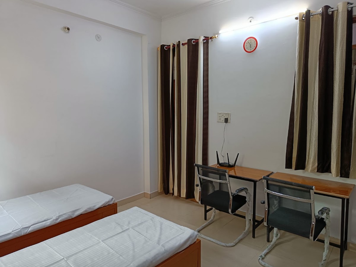 AVS Boys PG with AC Rooms at Dayal Residency – Boys PG in Lucknow preview photo 1