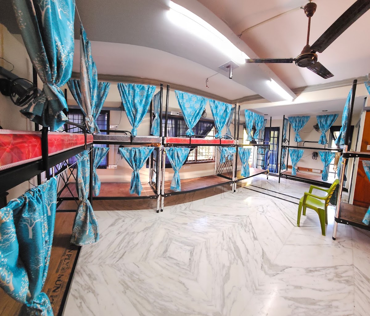 Rich Hut Girls Hostel preview 1
