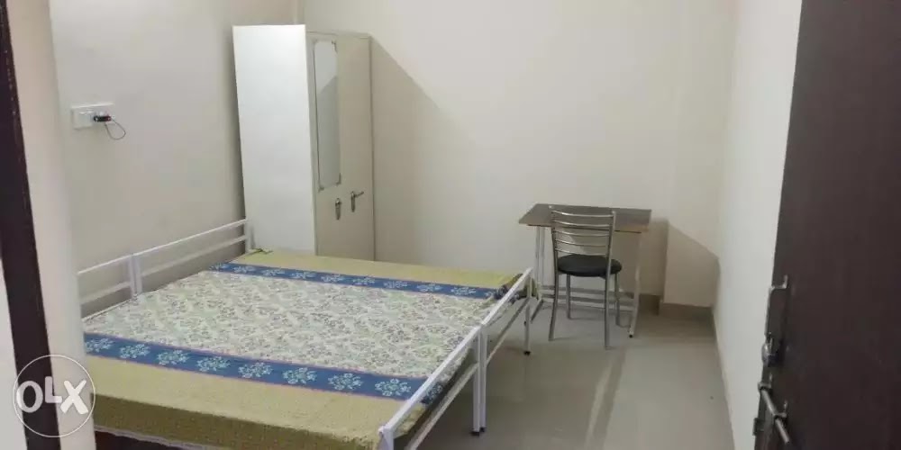 Tulip Boys Hostel preview 1
