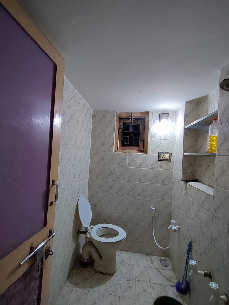 Divya's girls pg & tiffin service in gandhinagar – Girls PG in Gandhinagar preview photo 1