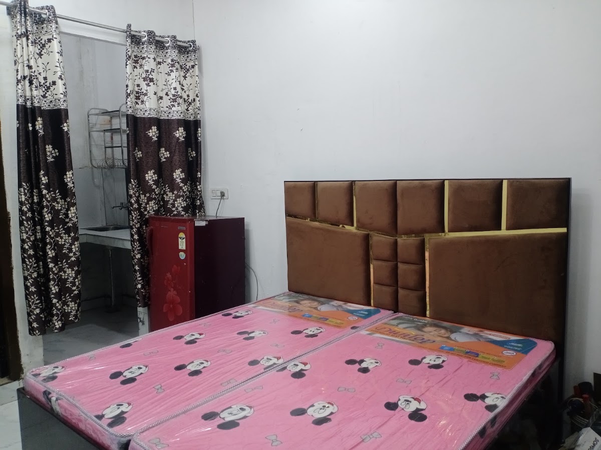 Vinay pg/rental rooms – Co-ed in Jalandhar preview photo 1