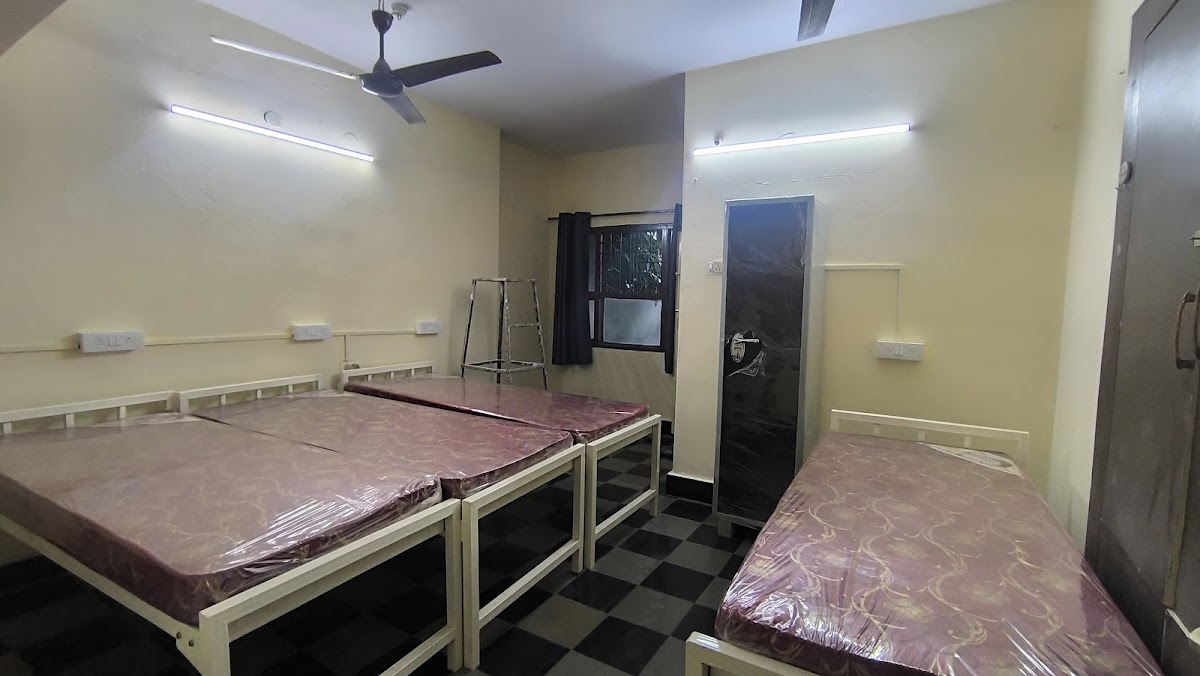 Myra Hostel's (Executive women's) girls hostel preview 1