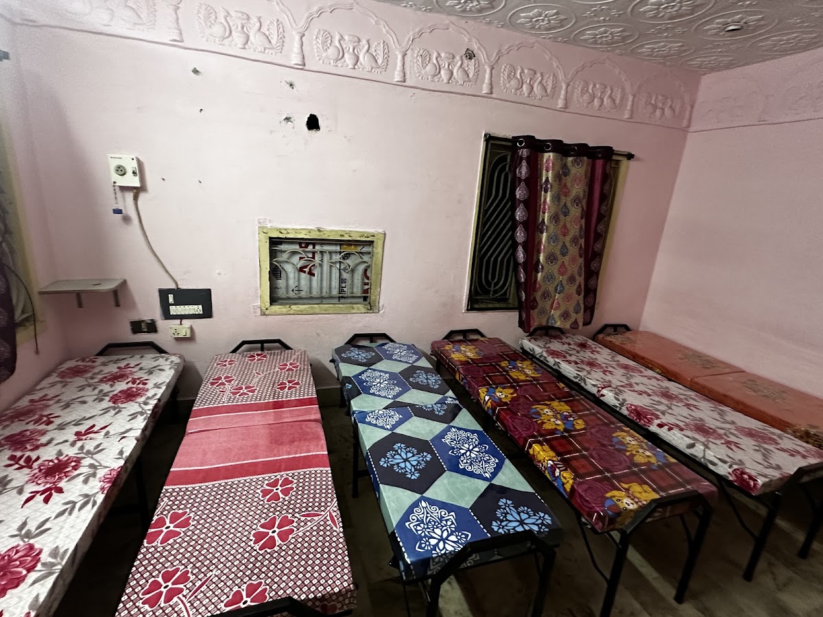 AADYASRI BOYS &LADIES PG HOSTEL – Co-ed in Vijayawada preview photo 1