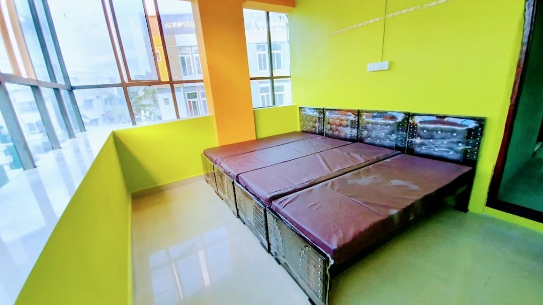 Surya luxury men's hostel pg – Boys PG in Hyderabad preview photo 1