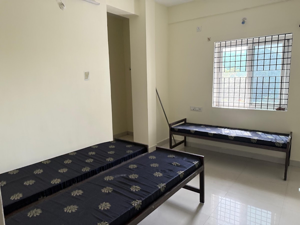 Lalitha Deluxe Girls Hostel preview 1