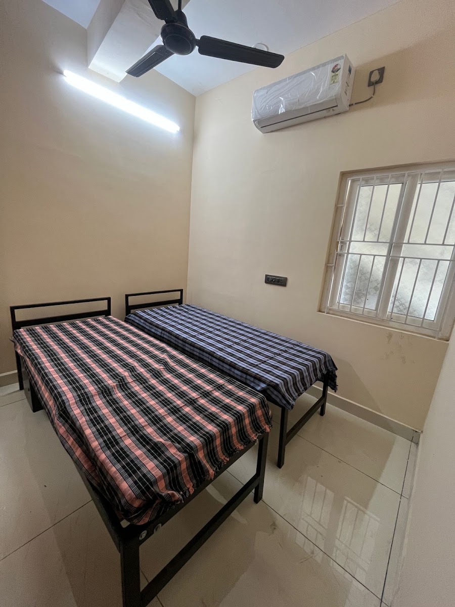 Mother's Care Men's PG(Ramapuram boys hostel) ) preview 1