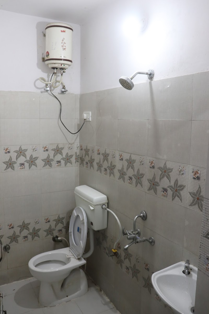 Aryan Heights Boys Hostel - Near Allen Carrer Institute( Allen Saakar) – Boys PG in Kota preview photo 2