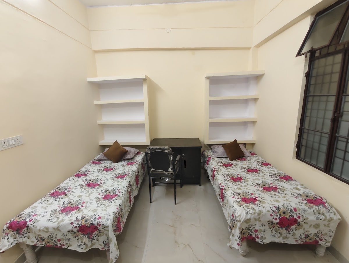 Shri Shyam Girls Hostel – Girls PG in Prayagraj preview photo 1