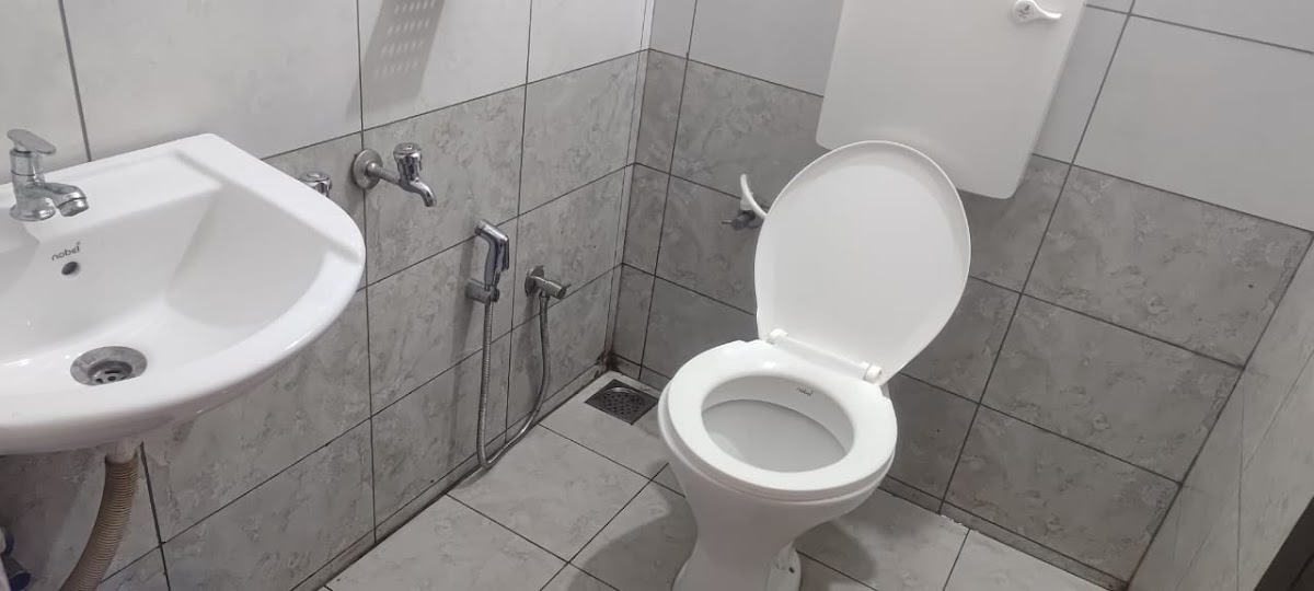 Royal Liv Men's Hostel – Boys PG in Kochi preview photo 2