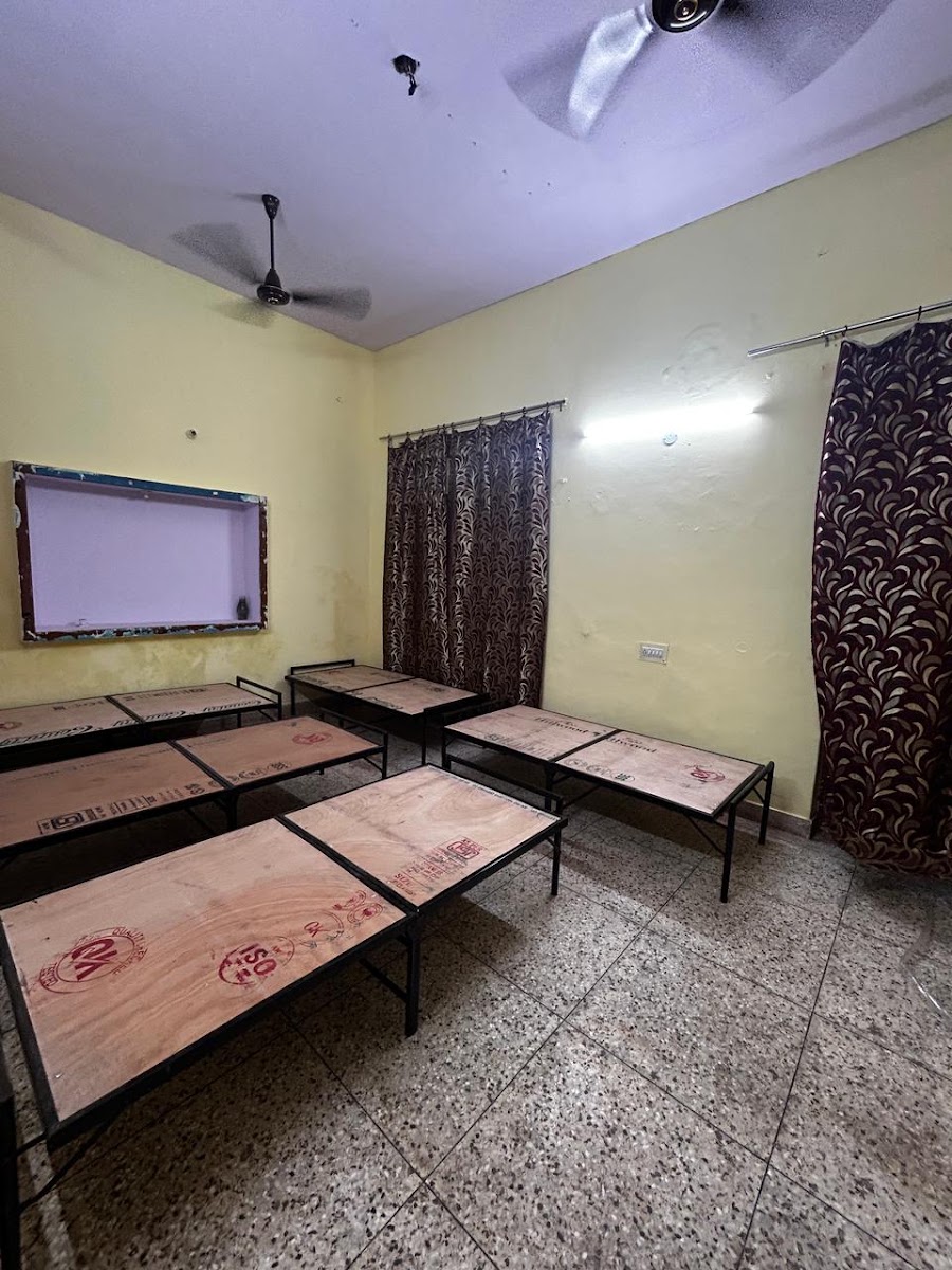 Sugandha Girls Hostel – Girls PG in Kanpur preview photo 1