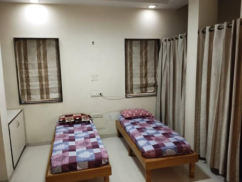 Daksh Boys Pg | Best Affordable PG in Paldi, Ahmedabad preview 1