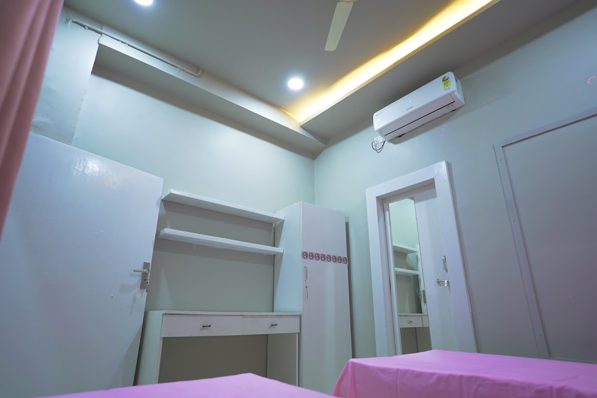 Sia’s Nest, Luxe girls’ hostel – Girls PG in Bhopal preview photo 1