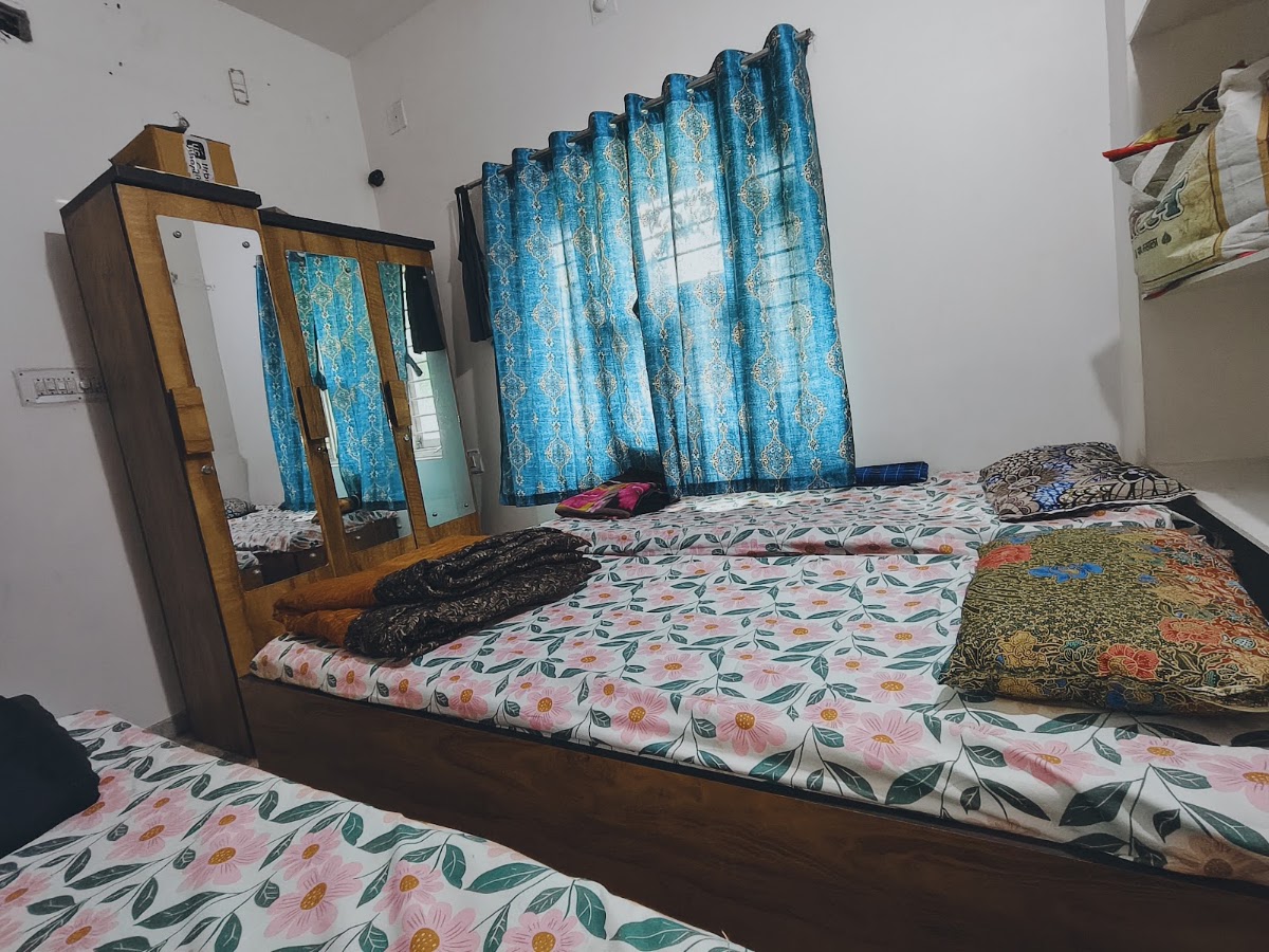 The Geeta Boys PG & Hostel – Boys PG in Gandhinagar preview photo 2