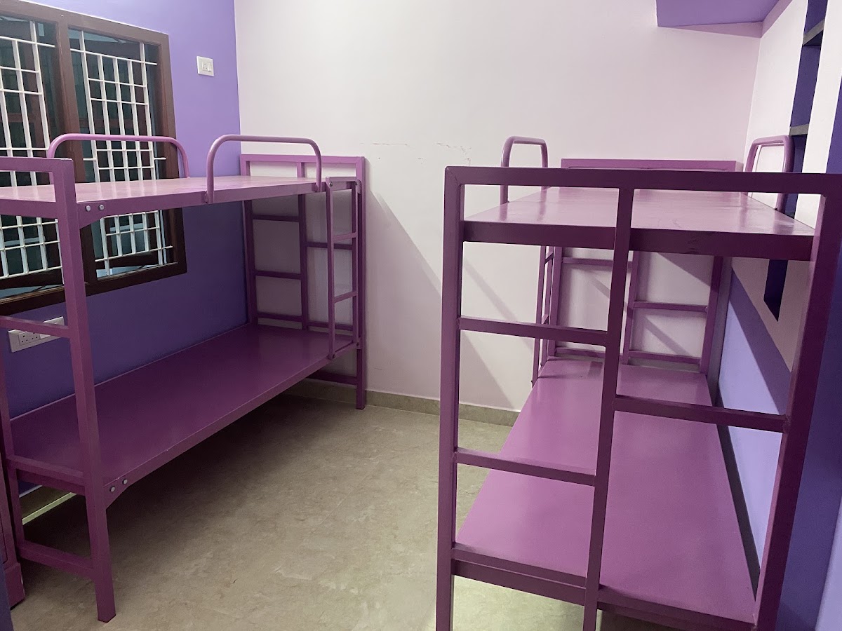 United Smile Ladies Hostel preview 1