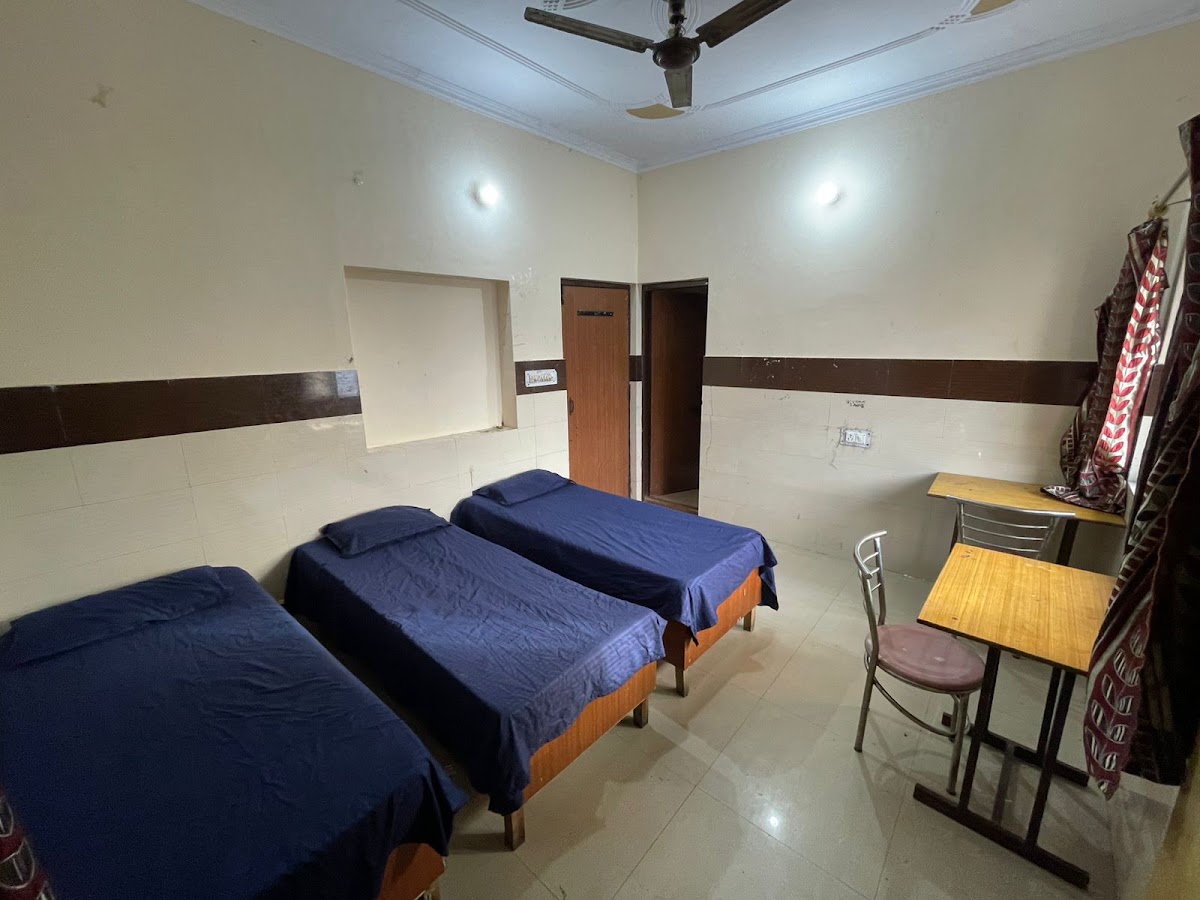 Omjee Paying Guest - PG for Boys/Girls – Co-ed in Dehradun preview photo 1