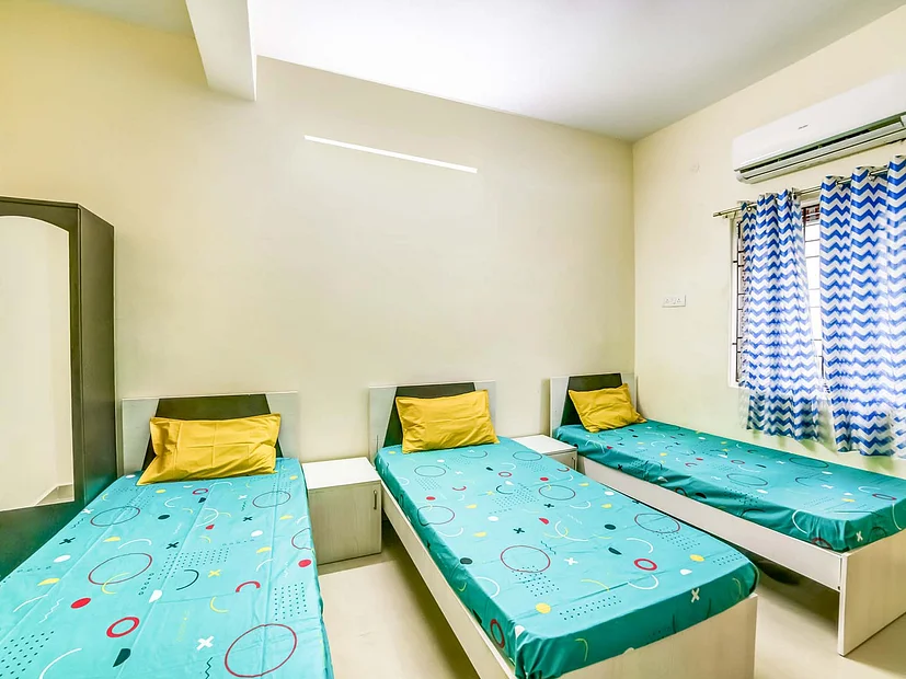 Zolo Westeros - Gents PG in Keelkattalai – Boys PG in Chennai preview photo 2