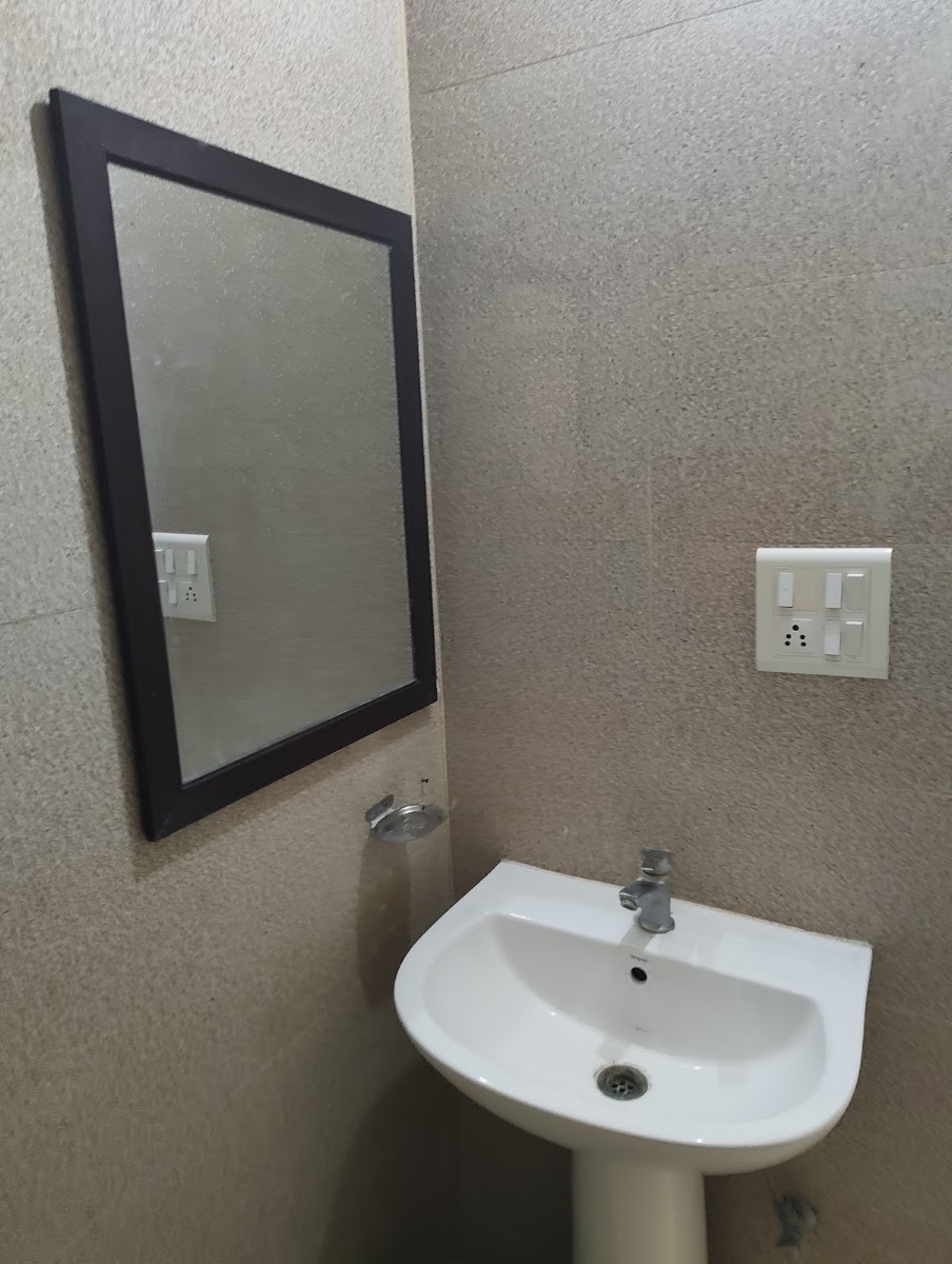 Royal PG – Co-ed in Gurugram preview photo 2
