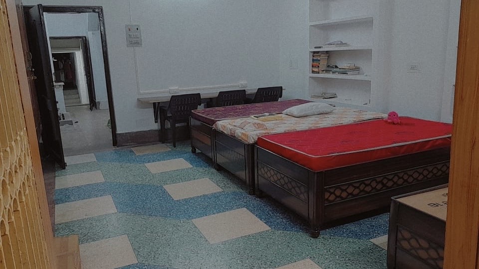 Saroj Pg And Girls Hostel – Girls PG in Varanasi preview photo 2