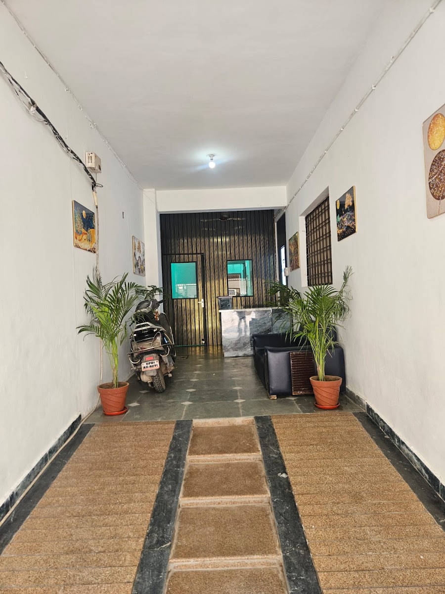 Bed & Bond Girls PG Noida – Girls PG in Noida preview photo 1