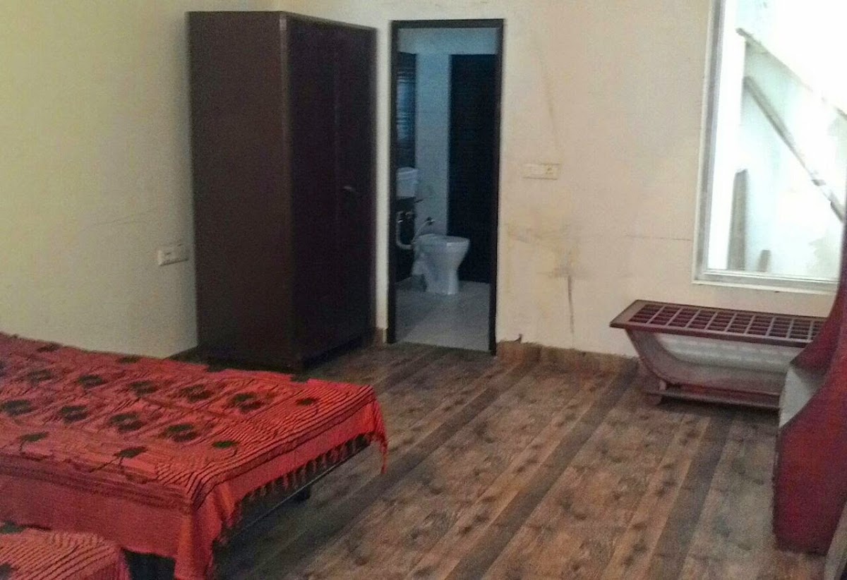 PG for boys and homemade food neat and spacious..RO water.24 hr water supply inverter facility preview 2