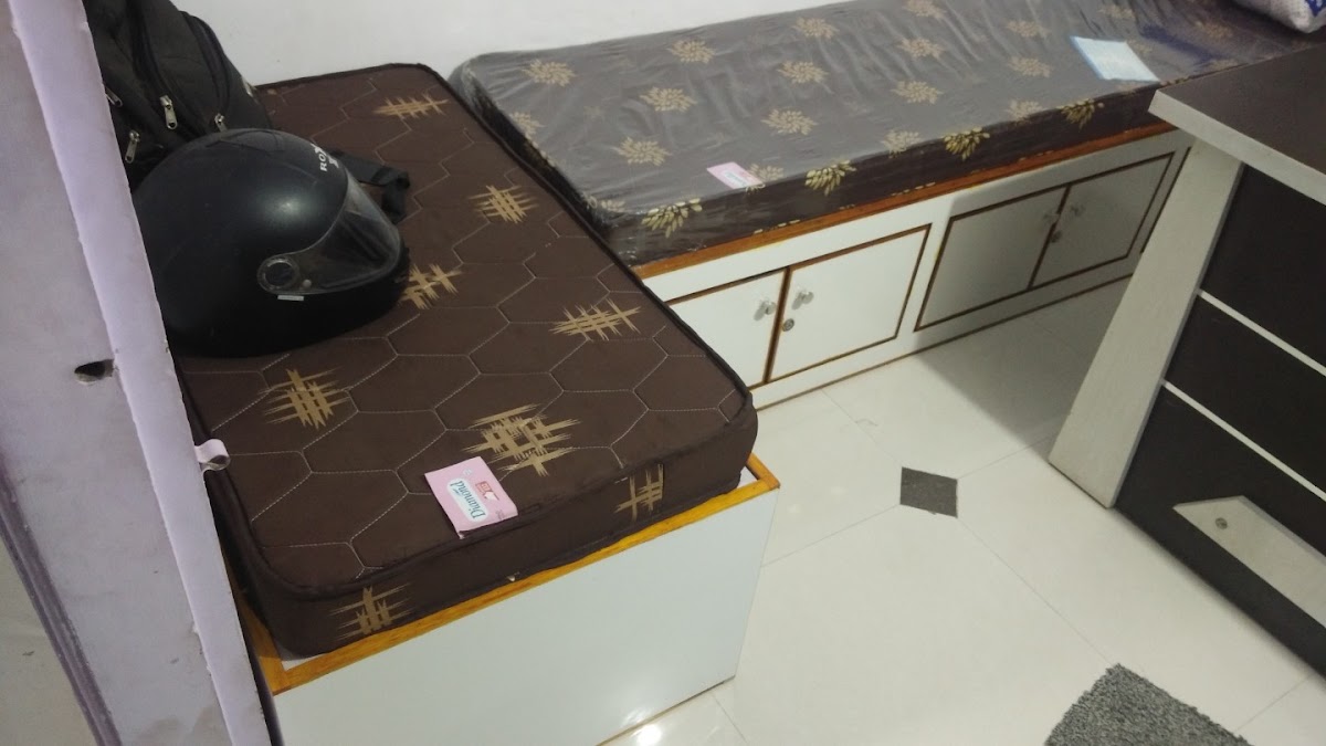 ✅Best Boys Hostel In Rajkot|Boys Hostel In Rajkot| Shree Harikrushna Boys Hostel & Pg – Boys PG in Rajkot preview photo 1