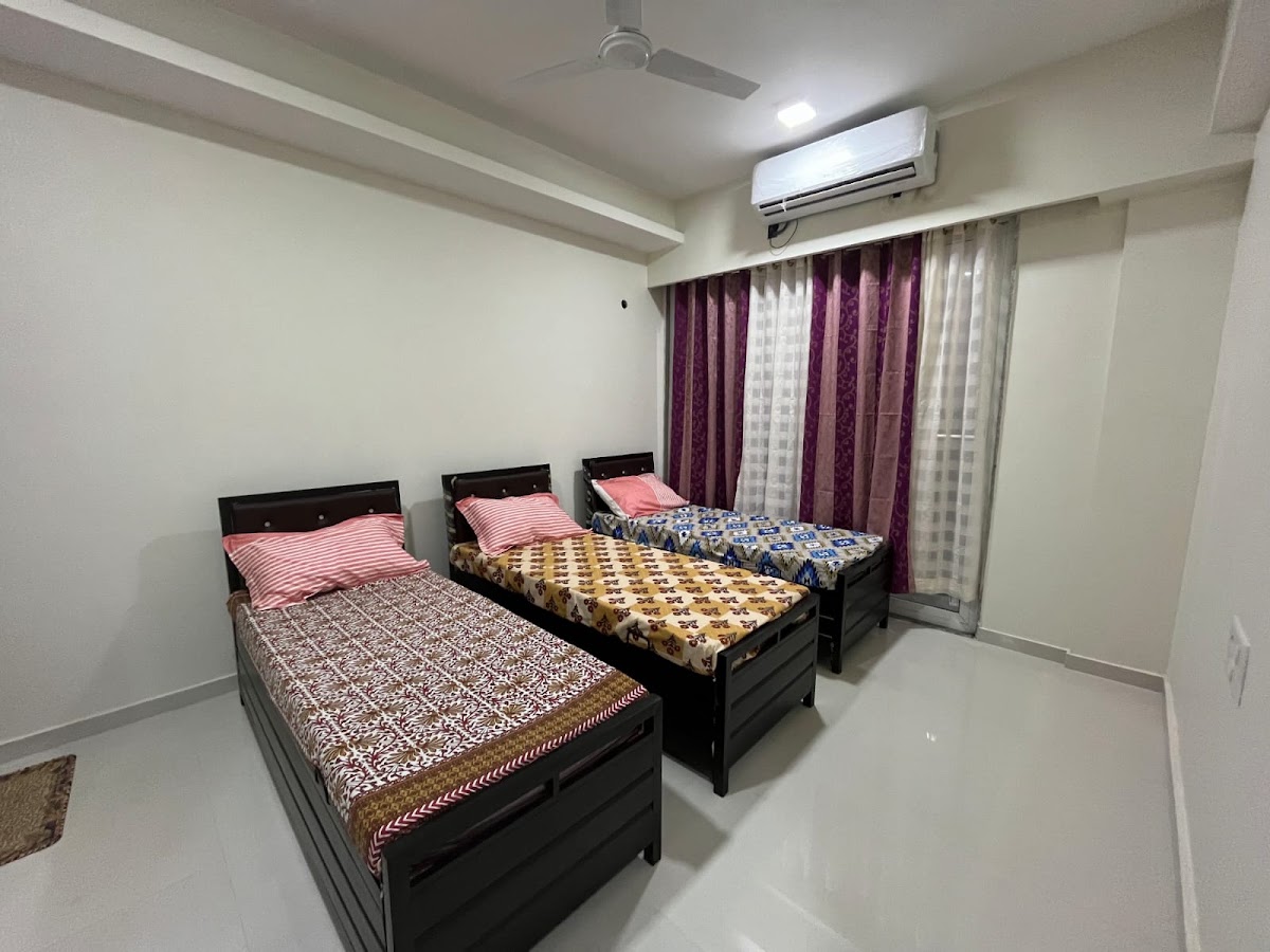Happy Stay Rooms Andheri East preview 1