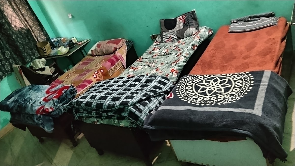 Girl's pg noida sector 22 preview 2